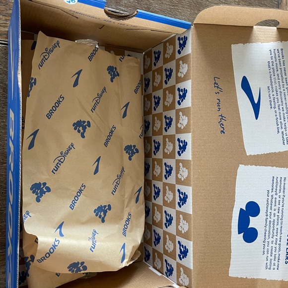 Brooks Women’s Glycerin Running Shoes - Disney’s Stitch - Picture 9 of 12